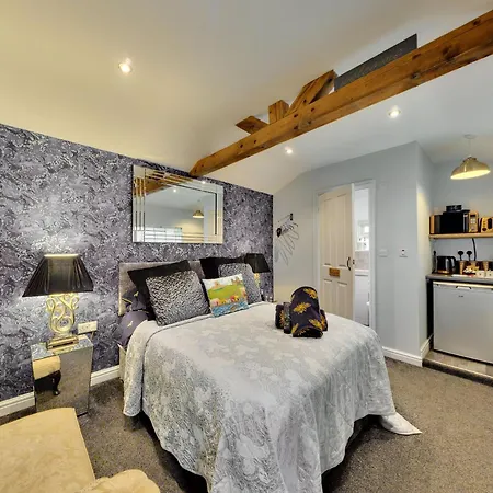 Romantic Retreat Near Abbey * ويتبي