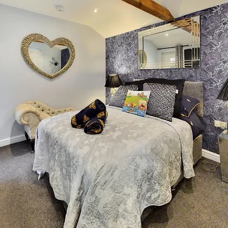 Apartment Romantic Retreat Near Abbey Whitby