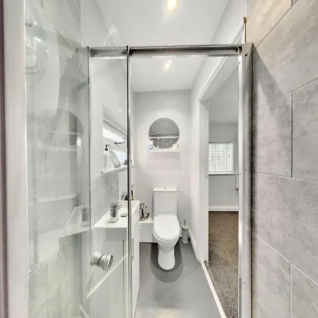דירה Romantic Retreat Near Abbey